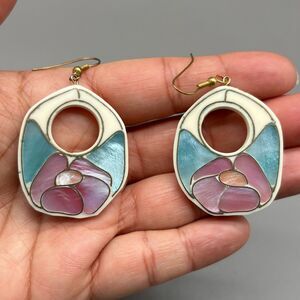 Vintage Lee Sands Earrings Mother of Pearl Floral Shell Inlay Dangle Drop Pastel